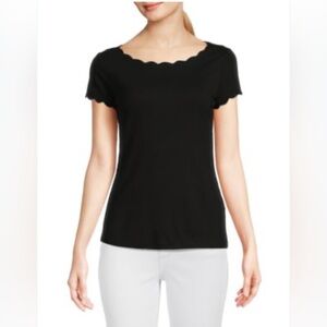 Tahari Black Scallop Short Sleeve Top. Women’s XS. Comfy & Adorable!